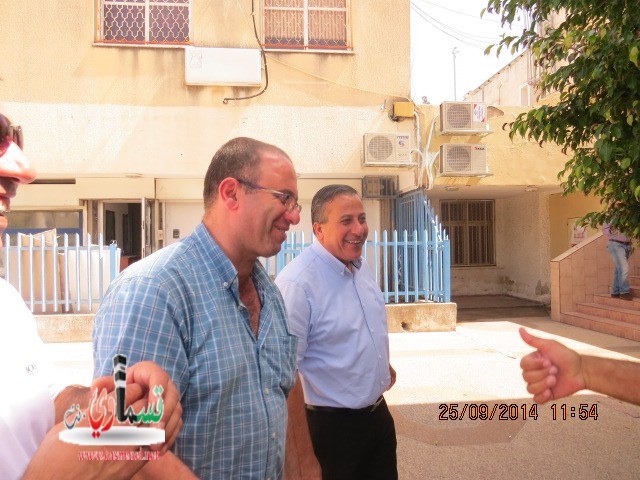 رئيس البلديةالمحامي عادل بدير يقدم الهدايا لموظفي البلدية ويهنئهم بحلول عيد الاضحى المبارك 